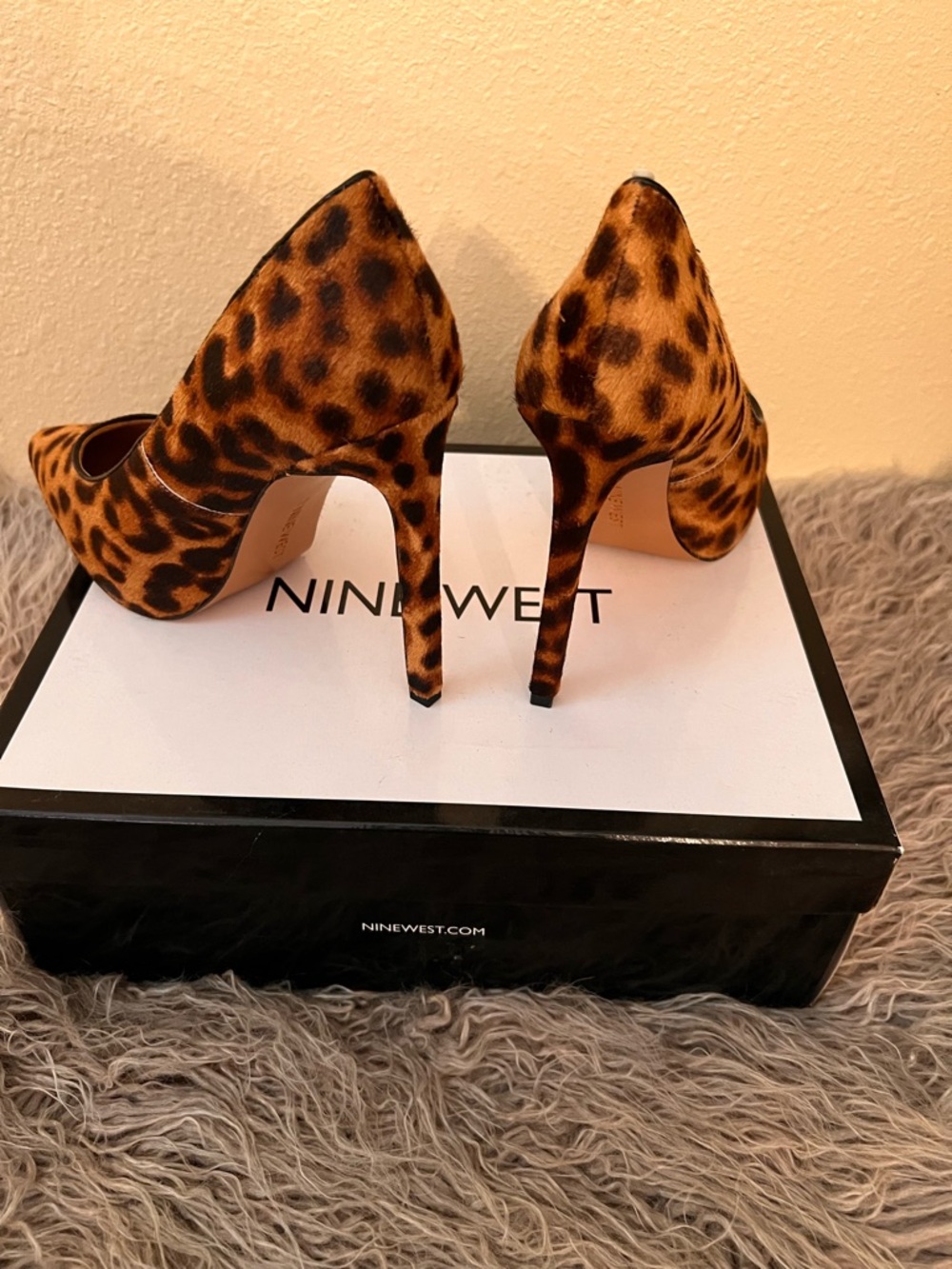 NIB Nine West Leopard Print Stiletto High Heels Size 6 - Picture 10 of 13